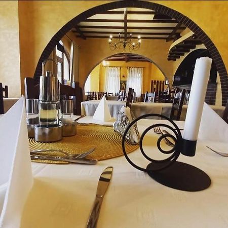 Restaurant Casa Miorita Hotel Szászbuda Kültér fotó